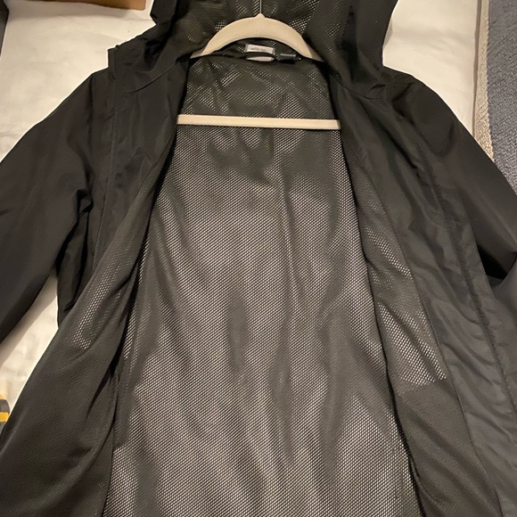 New Balance windbreaker - Picture 2 of 8